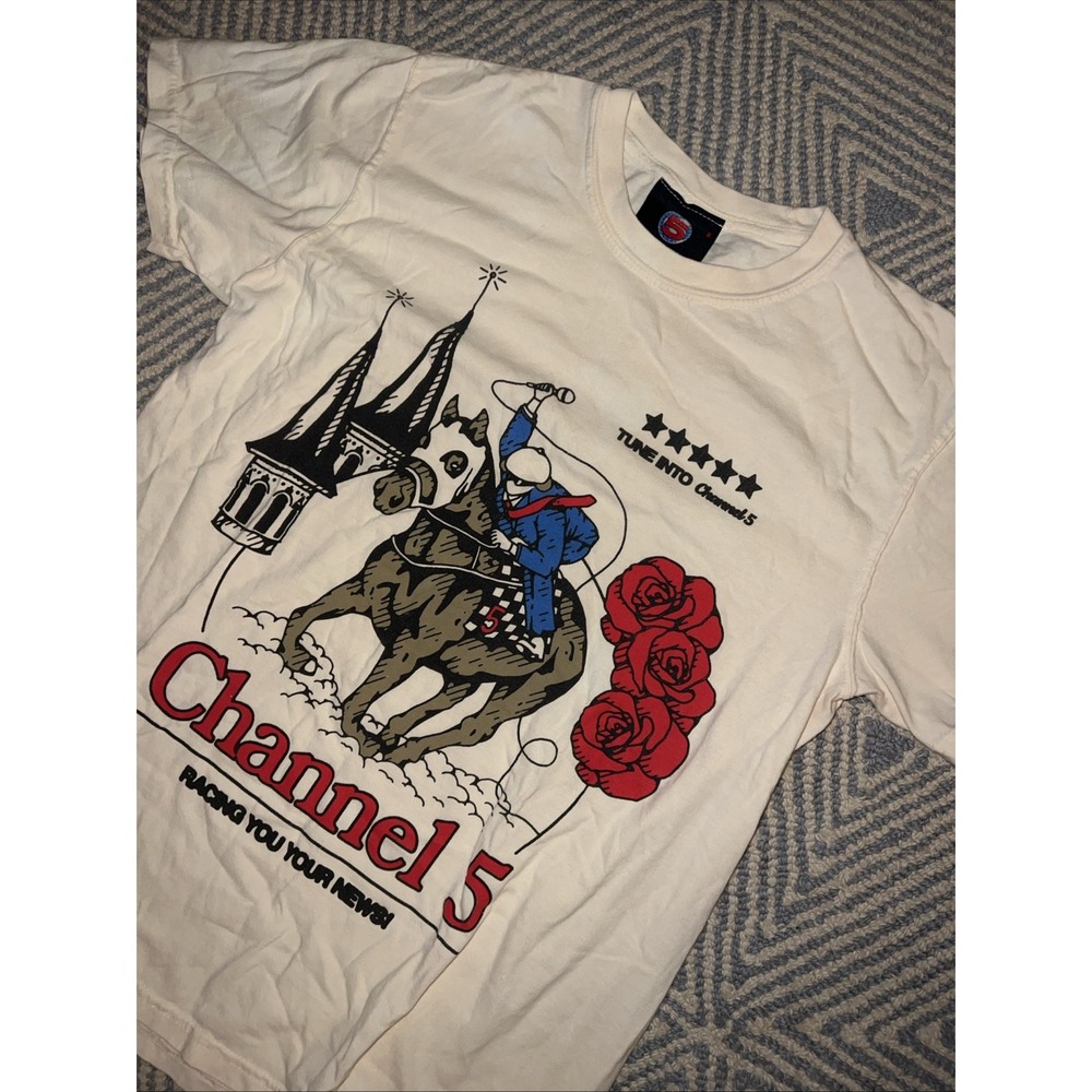Channel 5 Racing You Your News‎ Graphic T-Shirt - Off-White - Small